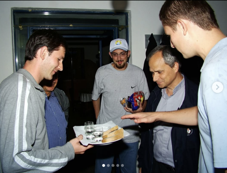 Slovenský chlieb a slivovica. Augustiniáni ukázali fotky z dávnej návštevy nového pápeža