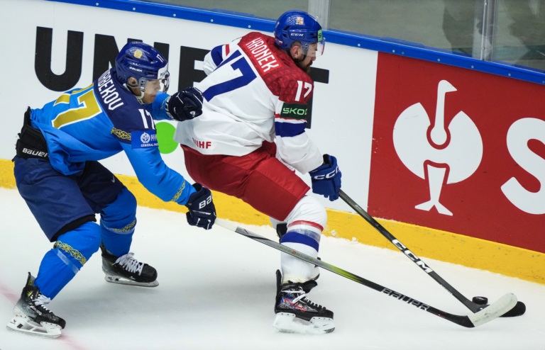 Česko - Kazachstan 8:1 v B-skupine, hetrik Červenku v stom zápase