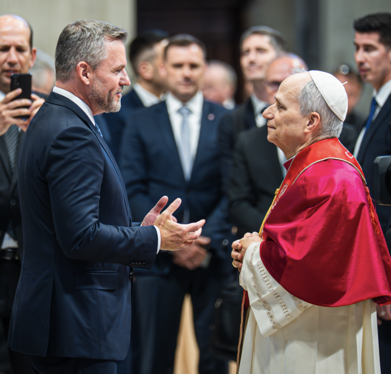 Pellegrini sa stretol s pápežom vo Vatikáne, hovorili aj o Slovensku
