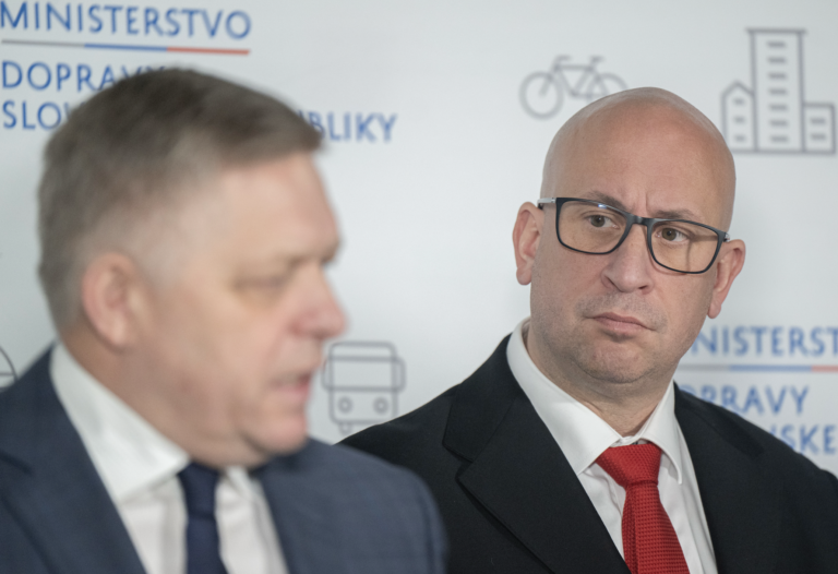 Odborári píšu Ficovi: Za prácu na železniciach nedostávame zaplatené