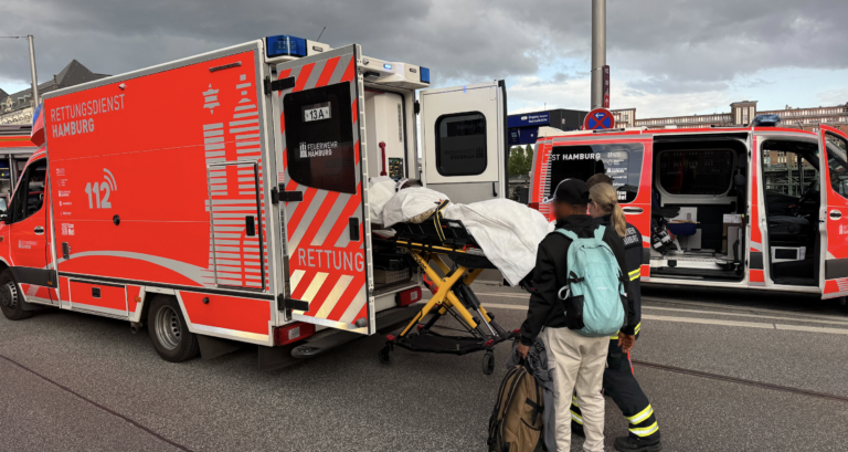 Útočníčku z hamburskej stanice umiestnili na psychiatriu, obvinili ju z pokusu o vraždu