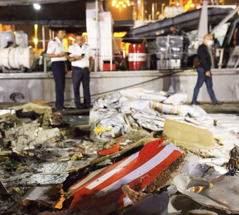 Prípad nehôd Boeingu: Dohoda s vládou za miliardu rozdelila pozostalých obetí