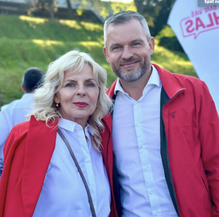 Pellegriniho sestra vlastní apartmán vo vile pri mori, susedom je poslanec Hlasu