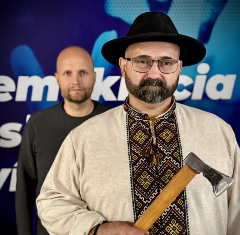 Aktivista s valaškou už čelí len obvineniam politikov, vo veci zasiahla prokuratúra