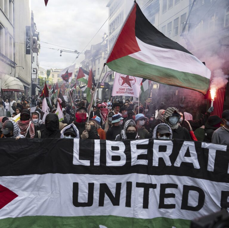 Protesty proti účasti Izraela na Eurovízii vyústili do násilia