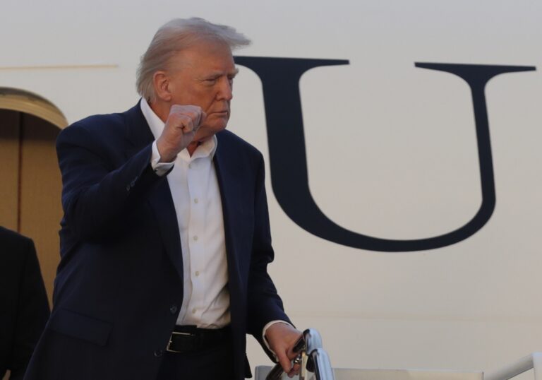 Trump podpísal nariadenie o zastropovaní cien liekov