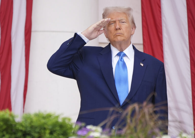 V Los Angeles zasiahne Národná garda, razie proti migrantom vyvolali protesty