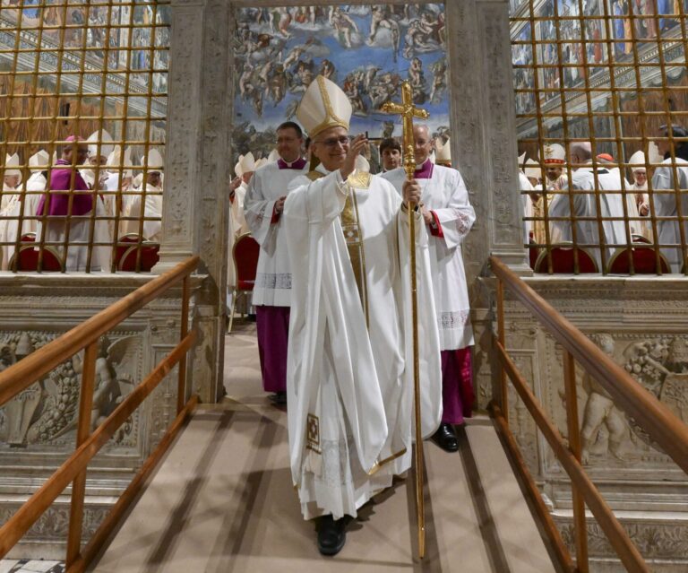 Pápež Lev XIV. odsudzuje potraty a volá po kontrole zbraní