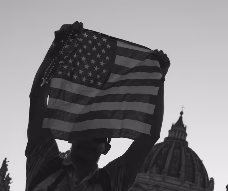 An American man celebrates right after the election of Leo XIV. to the papacy. Photo: Tomáš Baršváry / Statement