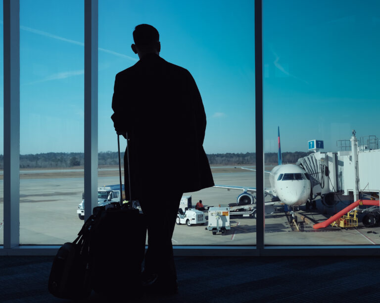 EÚ: Kompenzácie za meškanie letov budú nižšie a menej dostupné