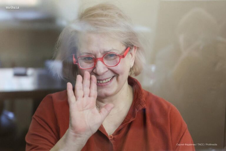 Ruská novinárka, ktorá utiekla z domáceho väzenia, je vo Francúzsku