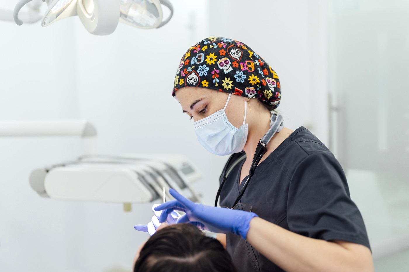 Zubní lekári budú študovať inak. Akadémie zápasia s nedostatkom lekárov na učiteľské pozície