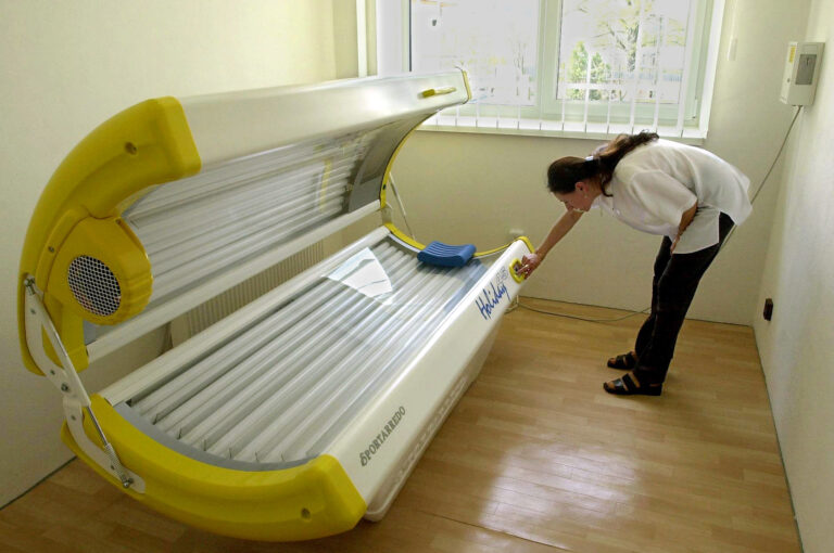 Ministerstvo zdravotníctva chce zákazať soláriá pre osoby mladšie ako 18 rokov