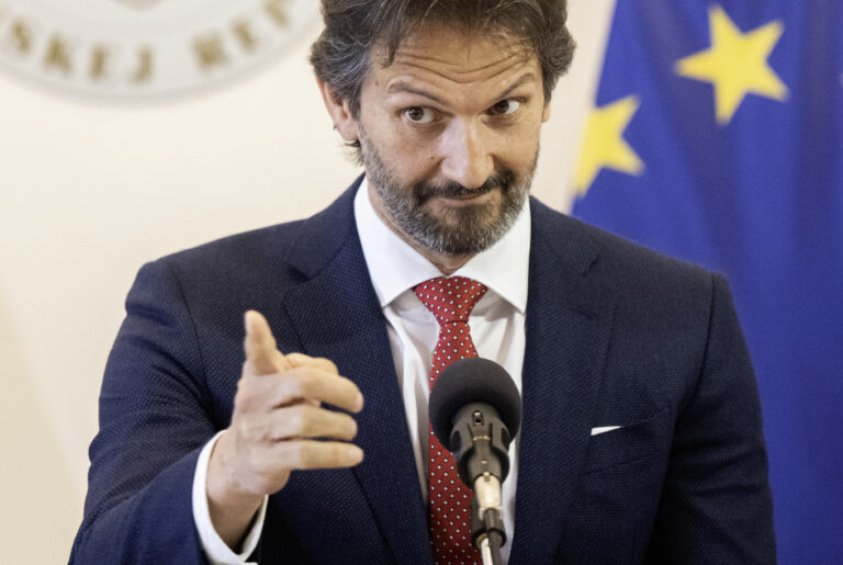 Remišová: Kaliňák chce objednať kondómy pre vojakov s potlačou