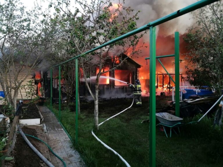 Zostrelených 36 dronov, dvaja zranení: Rusko hlási masívny útok pri Moskve