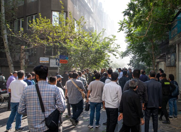 Irán v chaose. Teherán je vyľudnený a Chameneí hľadá útočisko v Rusku