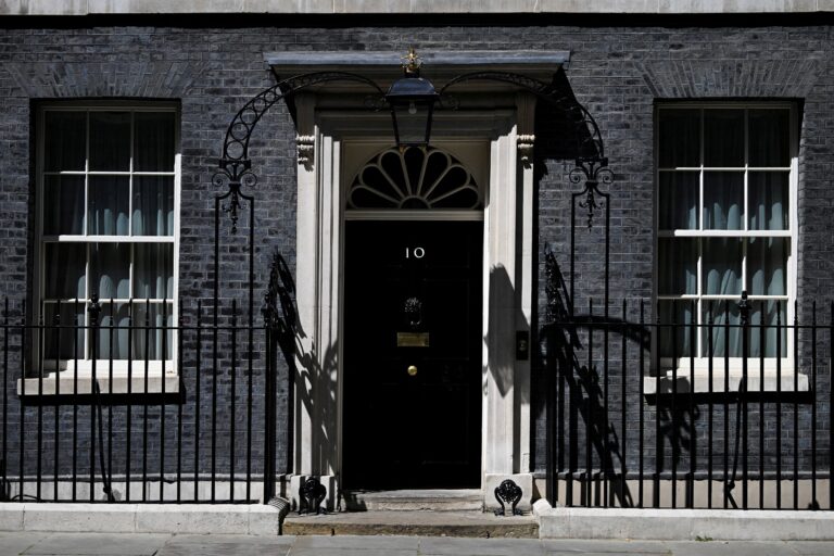 Jeremy Corbyn zakladá novú stranu, chce vrátiť moc obyčajným ľuďom