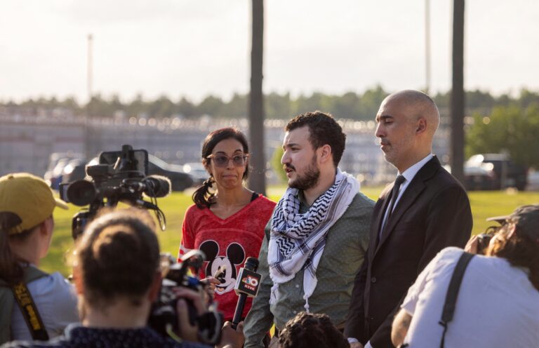 Propalestínsky aktivista čelil deportácii, sudca rozhodol v jeho prospech