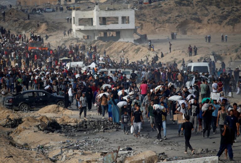 Streľba pri distribúcii pomoci v Gaze si vyžiadala desiatky obetí