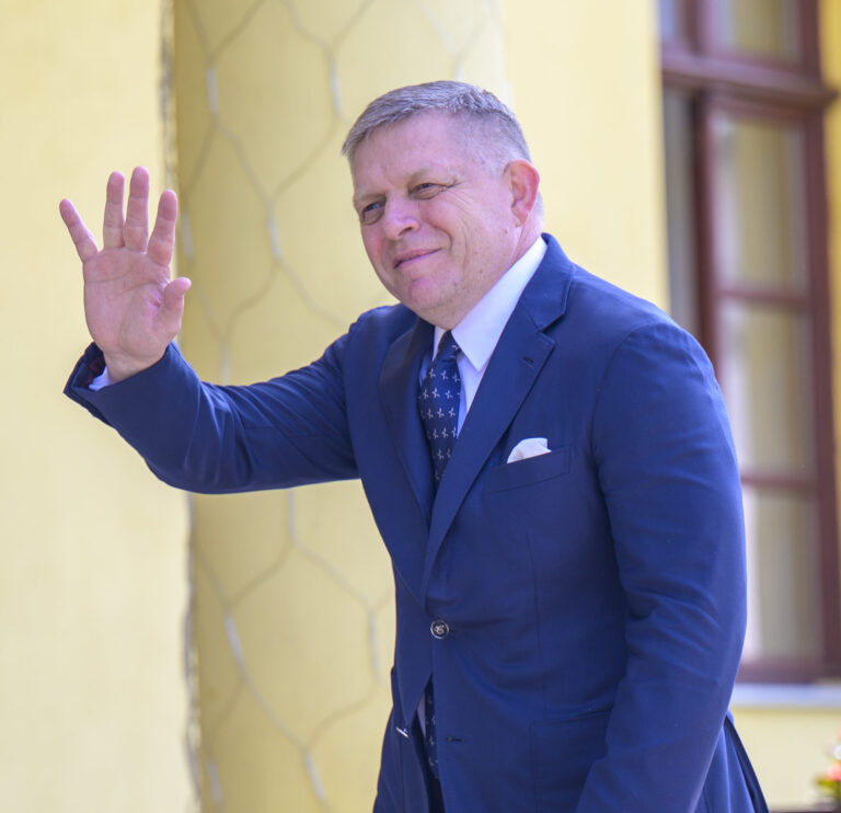 Vláda vzala krajom eurofondy na zdravotníctvo i dopravu, tie sa búria