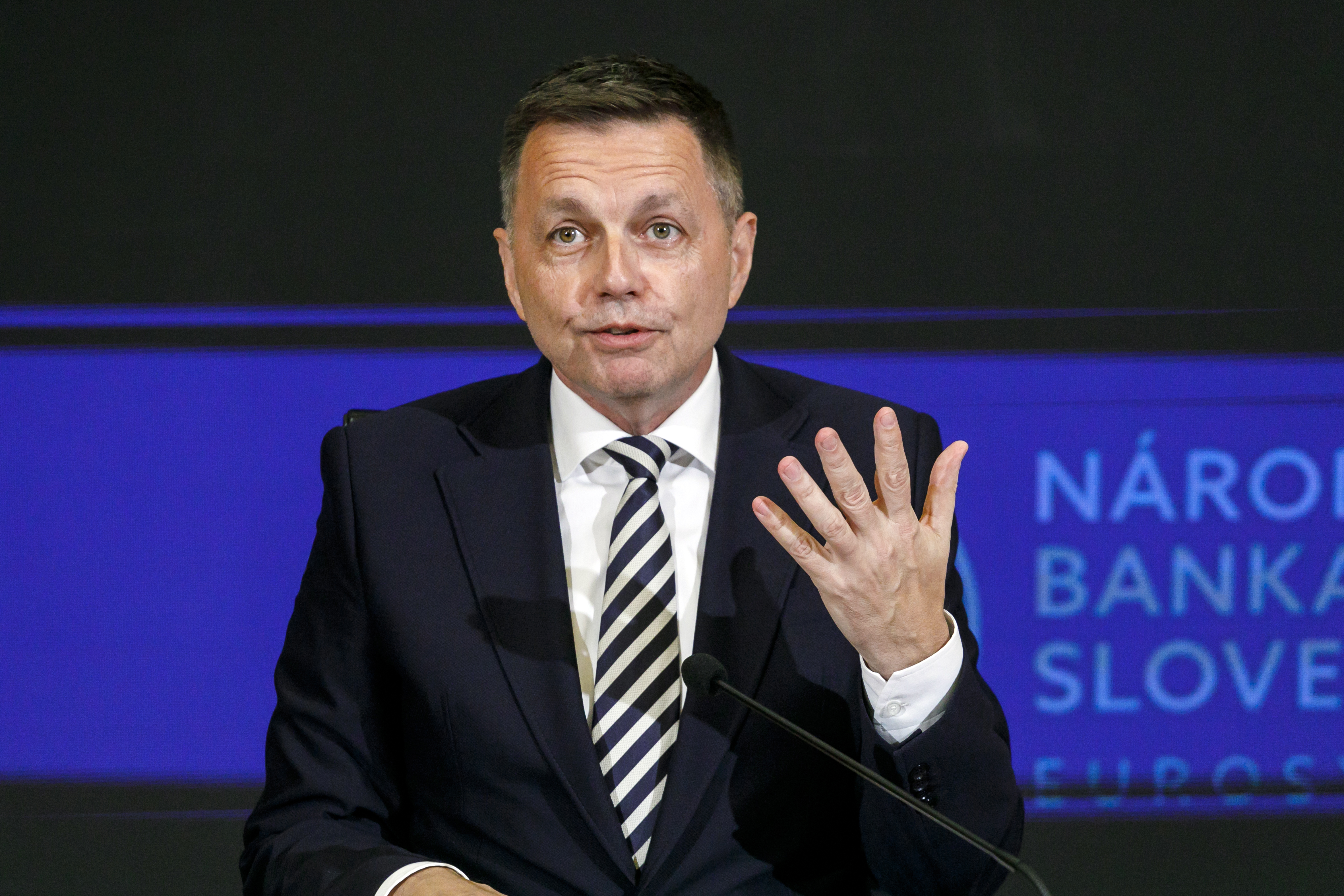 Ekonomika Slovenska stráca dych. Ohrozených je 20-tisíc pracovných miest, varuje NBS