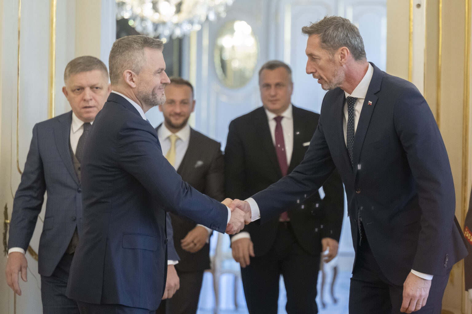 Na snímke zľava Robert Fico, Peter Pellegrini, Matúš Šutaj Eštok, Andrej Danko a Mialn Majerský. Ilustračné foto: Martin Baumann/TASR
