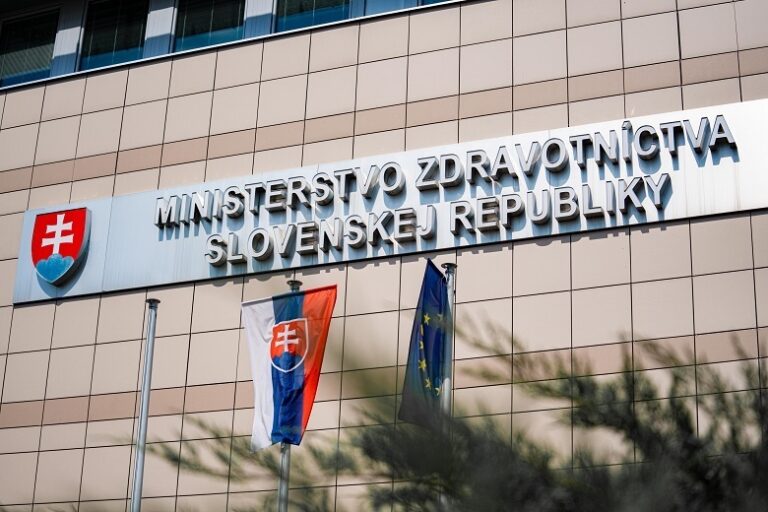 Ministerstvo a VšZP zvažujú sťahovanie do kancelárií od J&amp;T