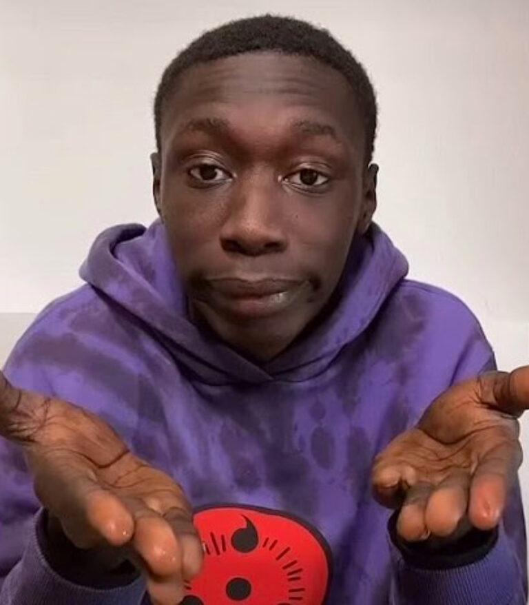 Khaby Lame, hviezda TikToku, doplatil na neplatné vízum