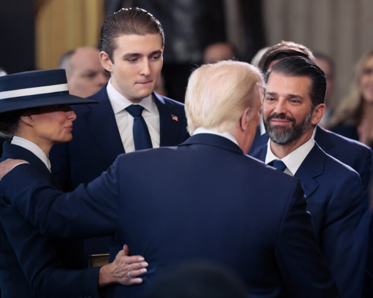 Melania Trumpová, Barron Trump, Donald Trump Jr. a Donald Trump.