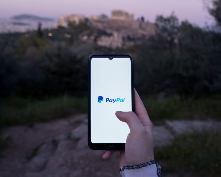 Logo spoločnosti PayPal. Foto: Nikolas Kokovlis/NurPhoto via Getty Images
