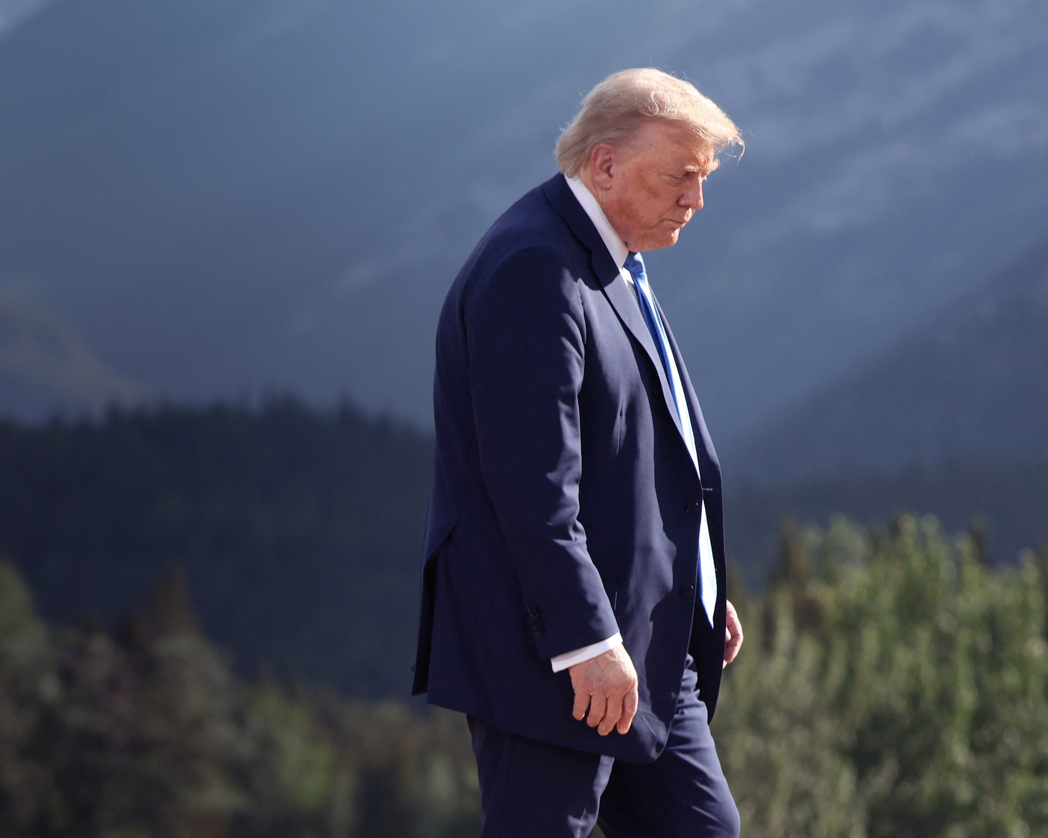 Izrael nepoľaví v útokoch na Irán, vyhlásil Trump po predčasnom odchode zo samitu G7