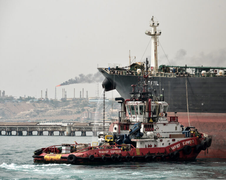 Ropný terminál v prístave ostrova Kharg, Irán. Foto: Fatemeh Bahrami/Anadolu Agency/Getty Images