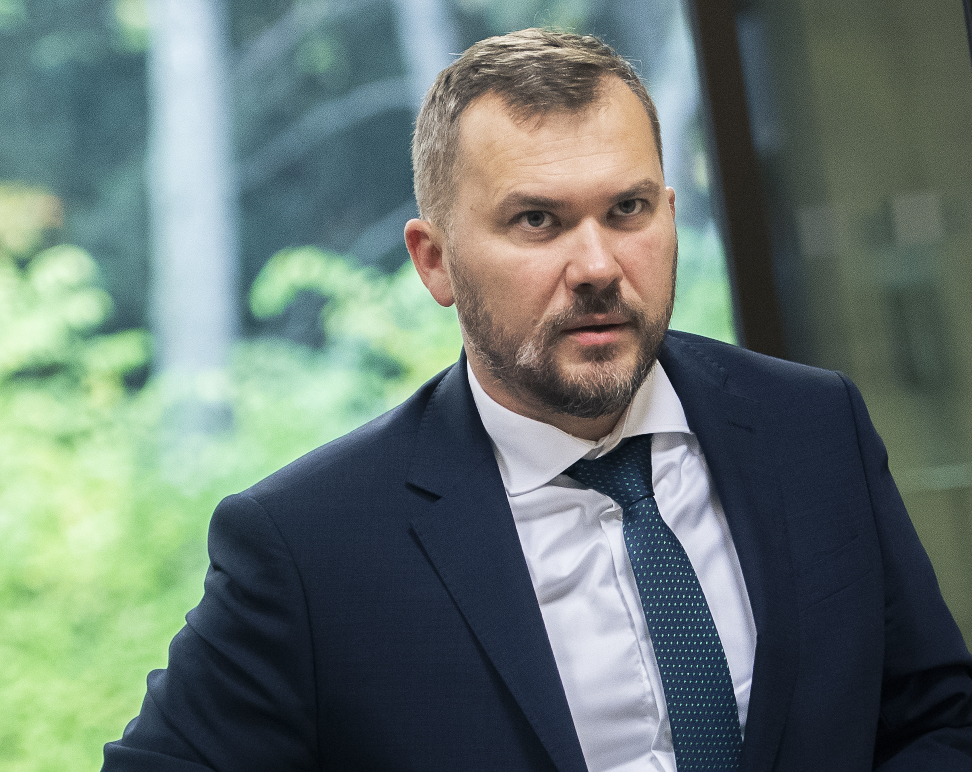 Karas z KDH: Poslanec Mikloško sa pri novele ústavy mýli