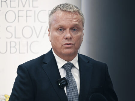 Štát stále nemá mýto vo vlastných rukách. Po rokoch hrozí, že zaplatí dvakrát