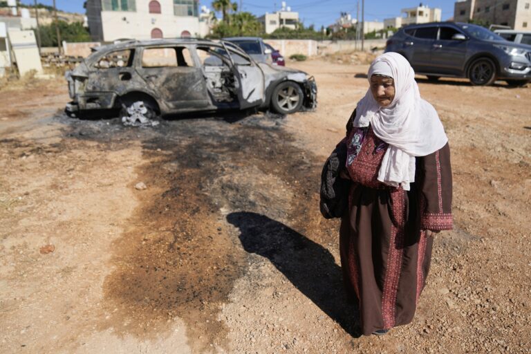 Izraelskí osadníci napadli desiatky Palestínčanov na Západnom brehu