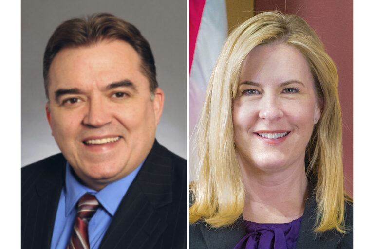 Senátor štátu Minnesota John Hoffman a Melissa Hortmanová. Foto: TASR/AP