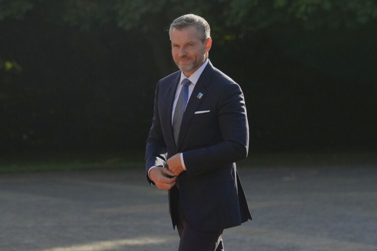 Pellegrini zablahoželal Nawrockému k nástupu do funkcie poľského prezidenta