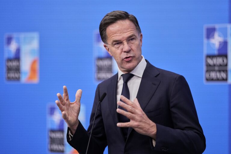 Rutte: Čína by si pri útoku na Taiwan želala súčasný úder Ruska na NATO