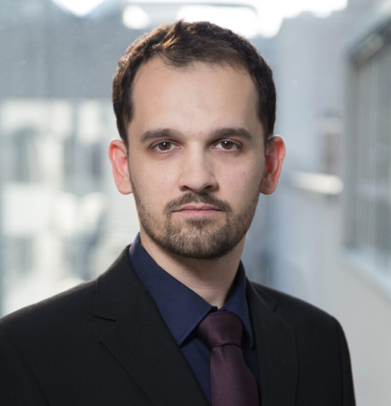 Vojtech Boldiš, vedúci úseku parazitológie laboratórií MEDIREX. Foto: MEDIREX 