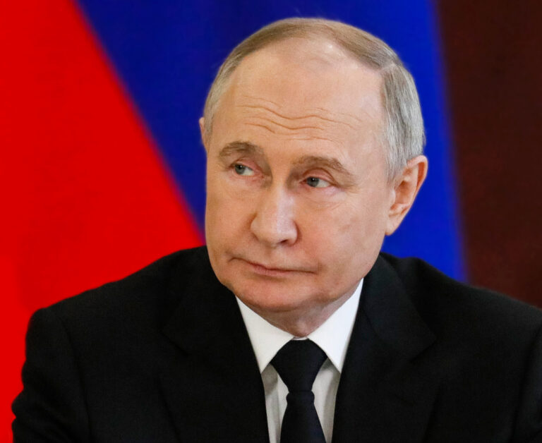 Putin podpísal dekrét, ktorý umožní Rusku dočasne zvyšovať emisie