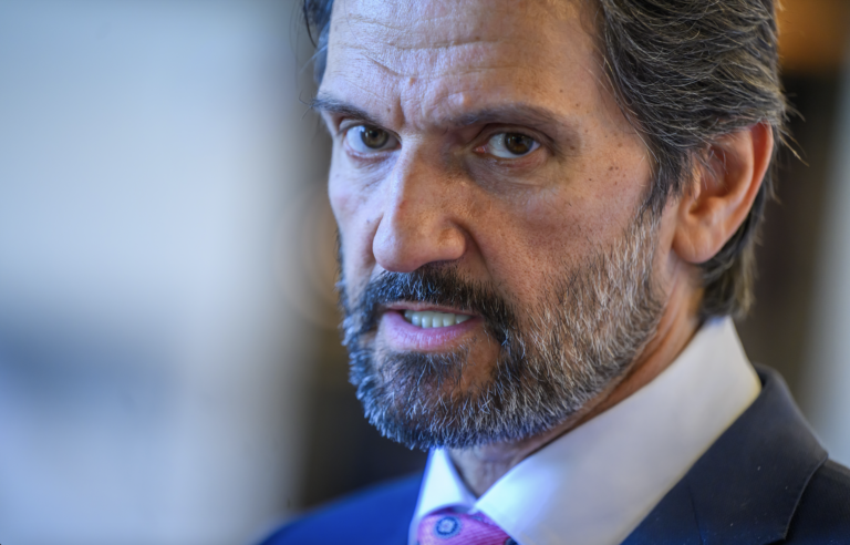 Kaliňák obhajuje cenu novej nemocnice v Prešove. KDH žiada zrušiť tender