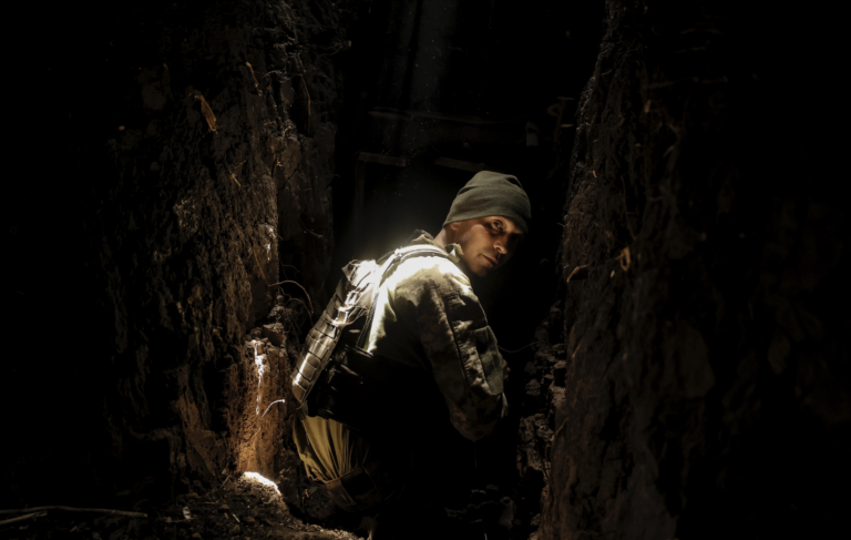 RIA: Ukrajinský dron zabil civilistu v Luhansku, Rusko hlási zisky v Donecku