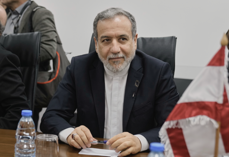 Trump hlási štvrtok, Irán nedeľu: Omán čakajú ďalšie rozhovory o jadre