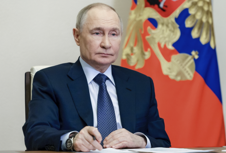 Orešnik vstúpil do služby, Putin potvrdil rozmiestnenie aj v Bielorusku