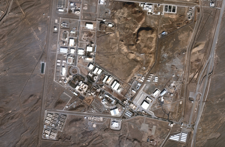 Irán zadržal dvoch podozrivých z väzieb na Mosad, súvisia s útokom na jadrové ciele