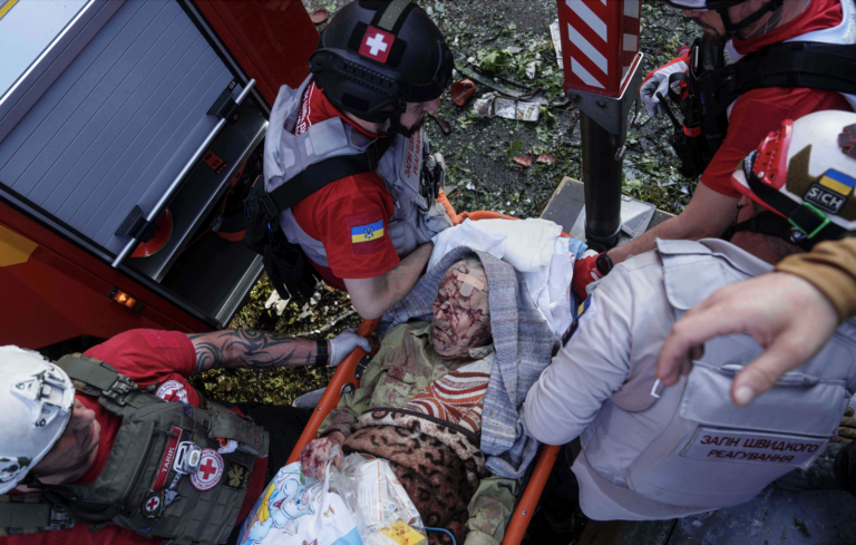 Rusko zasiahlo viaceré ukrajinské mestá, Zelenskyj volá po reakcii Západu