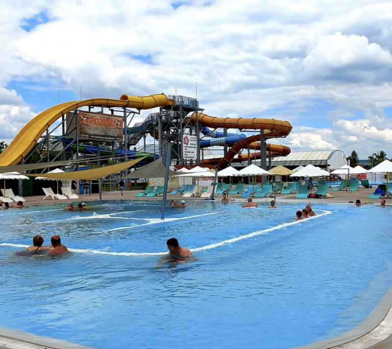 Voda v bazénoch v Štúrove je bezpečná, Vadaš môže znova otvoriť