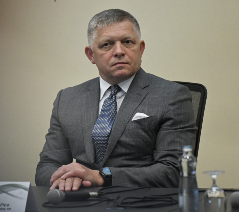 Ak tender na záchranky neobstojí, budem trvať na jeho zrušení, sľúbil Fico