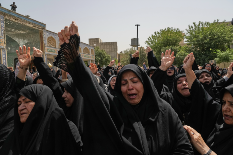 Zrušené rokovania, sporné prímerie. USA a Irán zatiaľ neplánujú dialóg