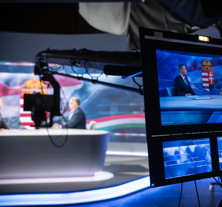 Turecká moc zasahuje proti médiám blízkym opozícii, kritici hovoria o cenzúre